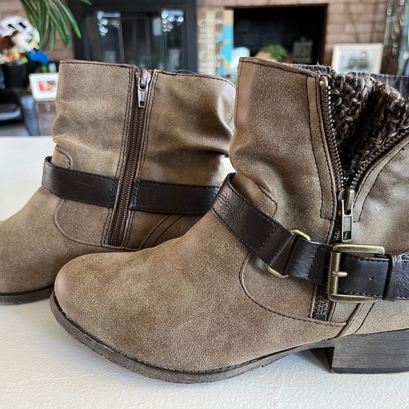 Women’s Brown booties - Picture 1 of 5
